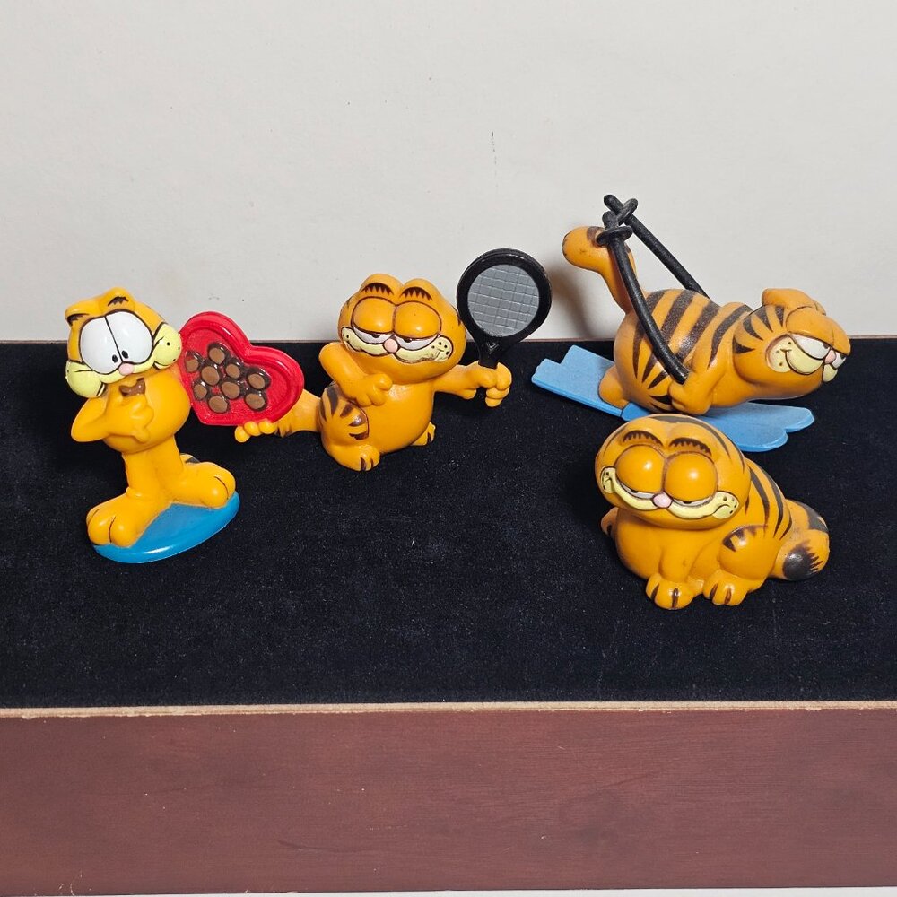 Lot of 4 Vintage 1978,81 Garfield PVC/Rubber United Cat Figurine Toy Hong Kong